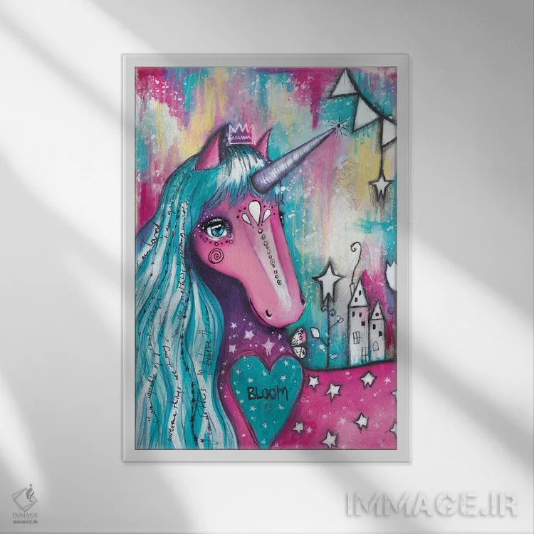 تابلو دکوراتیو عشق اسب شاخدار اثر تامارا لاپورت - نمای قابدار سفید