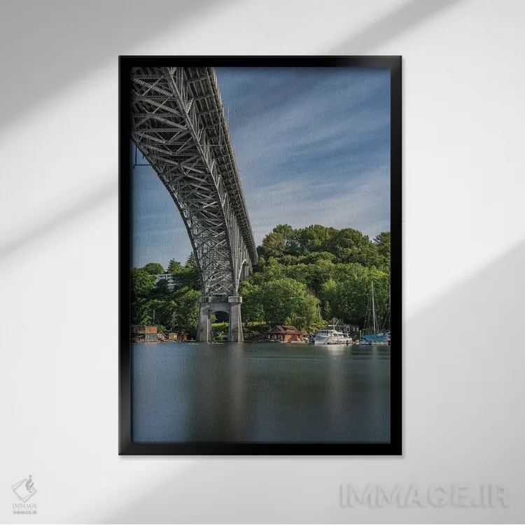 تابلو دکوراتیو پل بر فراز آب اثر لوئیس راث - نمای قابدار مشکی