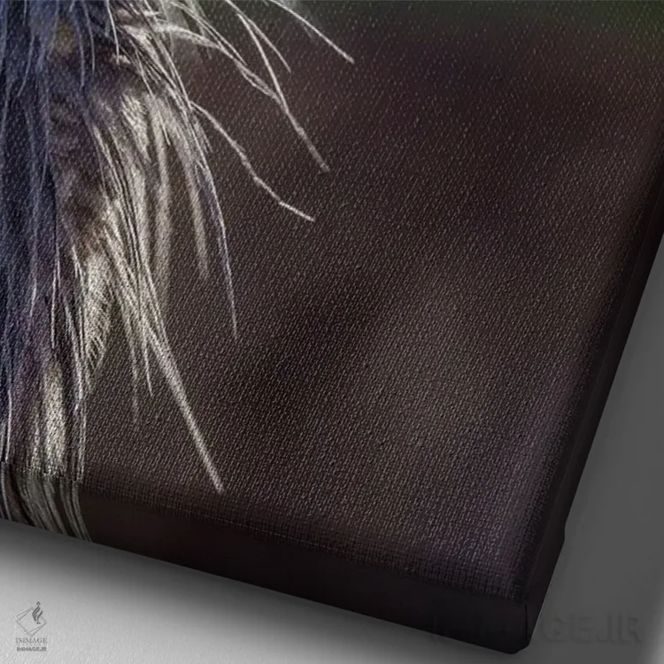 تابلو دکوراتیو درنا با سر خم شده اثر لوئیس راث - نمای نزدیک بافت بوم