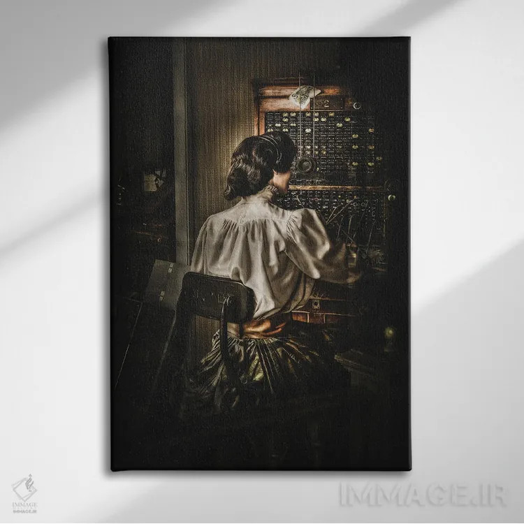 تابلو دکوراتیو اپراتور اثر لوئیس راث - نمای روبهرو روی دیوار