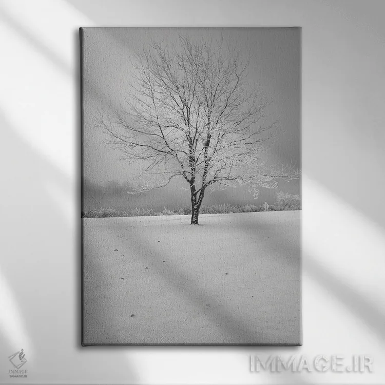 تابلو دکوراتیو درخت زمستانی با پویایی بالا اثر لوئیس راث - نمای روبهرو روی دیوار