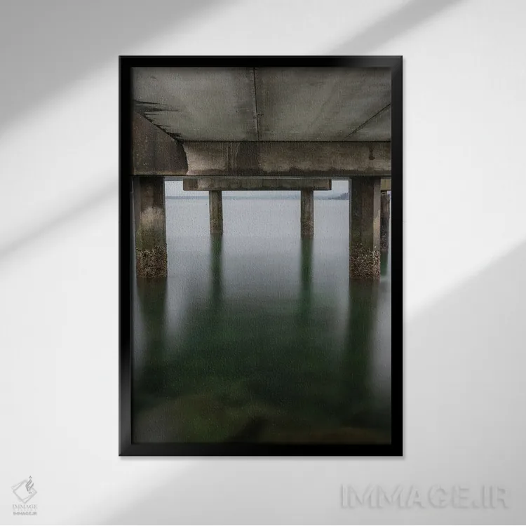 تابلو دکوراتیو سرزمین زیرین اثر لوئیس راث - نمای قابدار مشکی