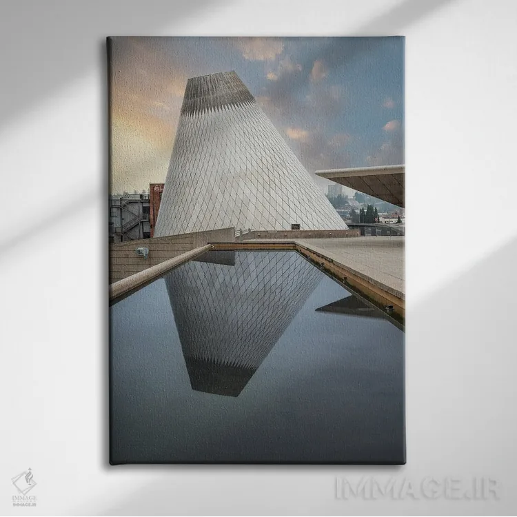 تابلو دکوراتیو گنبد اثر لوئیس راث - نمای روبهرو روی دیوار