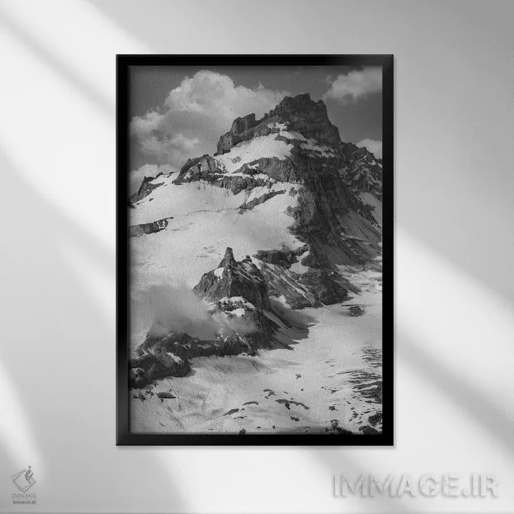 تابلو دکوراتیو در میان ابرها اثر لوئیس راث - نمای قابدار مشکی