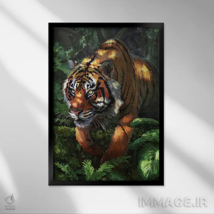 تابلو دکوراتیو ببر کمین کرده اثر لوییز گلبی - نمای قابدار مشکی
