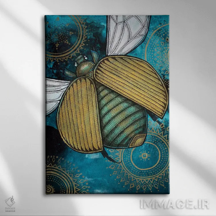 تابلو دکوراتیو اسکاراب طلایی اثر لینت شلی - نمای روبهرو روی دیوار