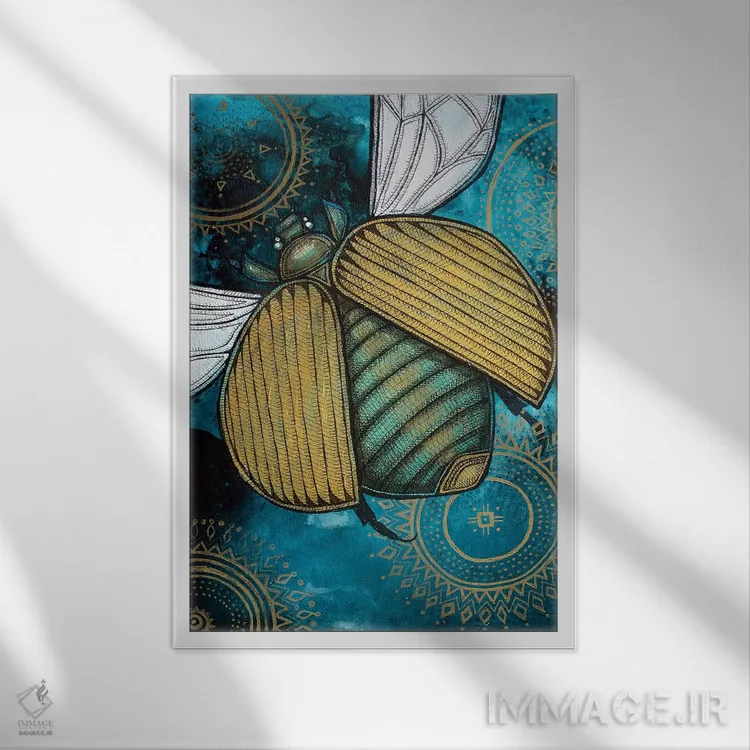تابلو دکوراتیو اسکاراب طلایی اثر لینت شلی - نمای قابدار سفید