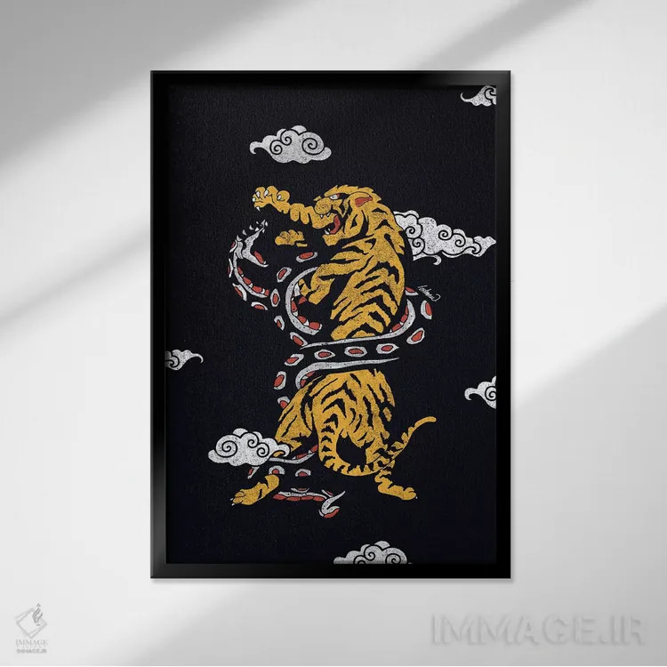 تابلو دکوراتیو ببر و مار در میان ابرها اثر لاستاناو - نمای قابدار مشکی