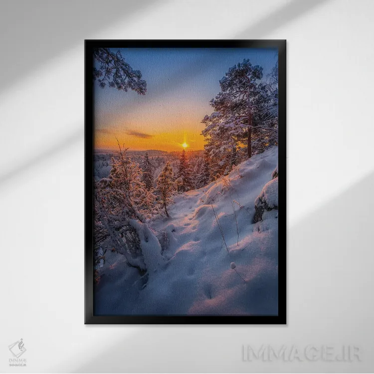 تابلو دکوراتیو ردپا در برف I اثر لاری لوهی - نمای قابدار مشکی