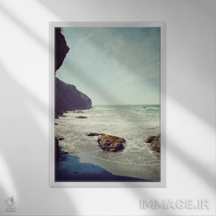 تابلو دکوراتیو انتهای ساحل اثر لوپن گرین - نمای قابدار سفید