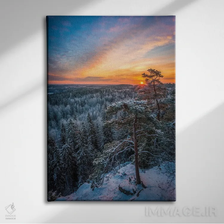 تابلو دکوراتیو نخستین نور زمستان اثر لاری لوهی - نمای روبهرو روی دیوار