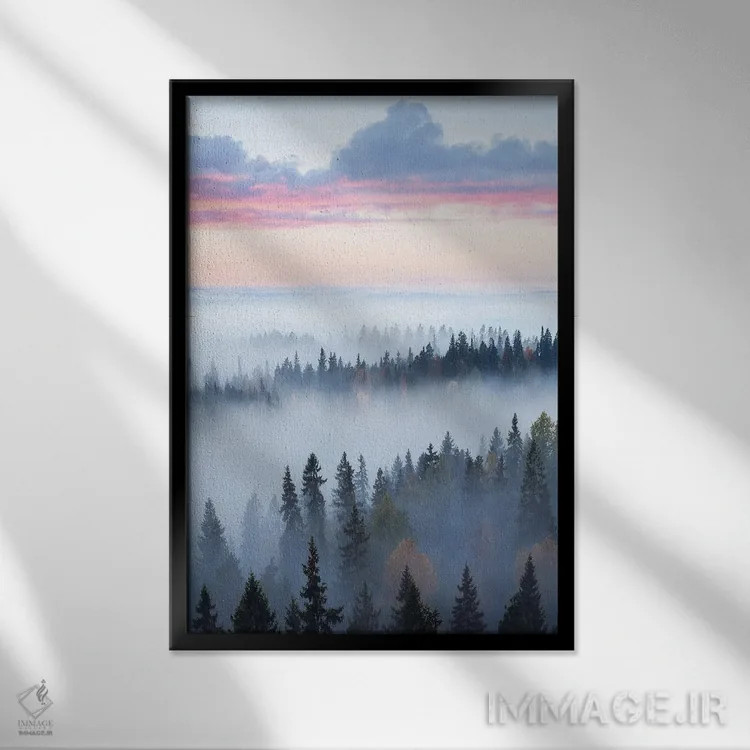 تابلو دکوراتیو بالای مه اثر لاری لوهی - نمای قابدار مشکی