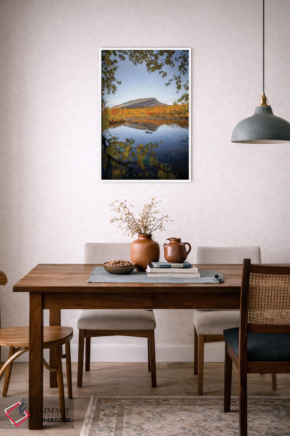 تابلو دکوراتیو کوه سائانا در پاییز اثر لاری لوهی - D6W