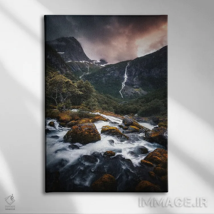 تابلو دکوراتیو آبشارهای نروژ اثر لاری لوهی - نمای روبهرو روی دیوار