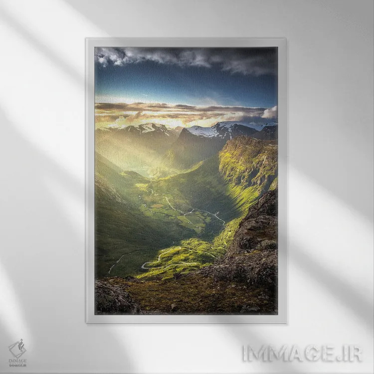 تابلو دکوراتیو دره گیرانگر اثر لاری لوهی - نمای قابدار سفید