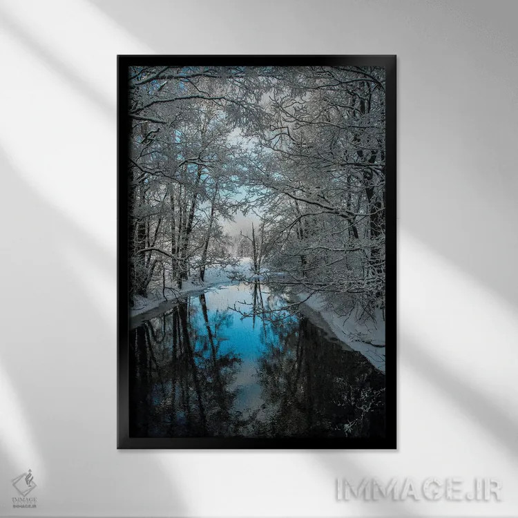 تابلو دکوراتیو روز زمستانی اثر لاری لوهی - نمای قابدار مشکی