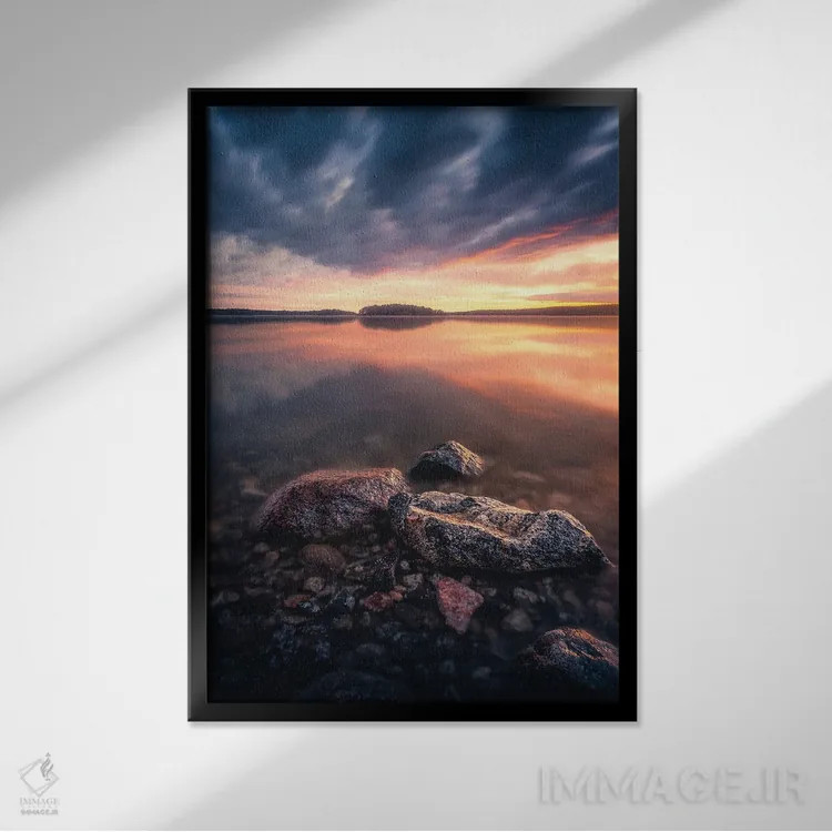 تابلو دکوراتیو تقارن اثر لاری لوهی - نمای قابدار مشکی