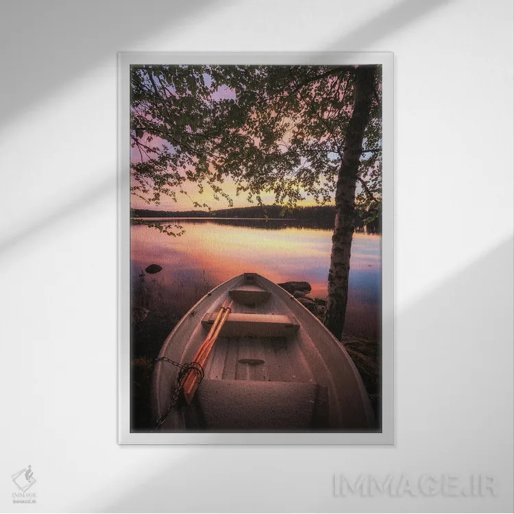 تابلو دکوراتیو قایق در دریاچه اثر لاری لوهی - نمای قابدار سفید