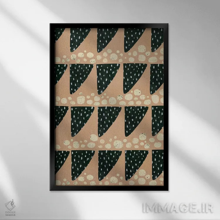 تابلو انتزاعی مثلث ها و سنگ های آیینی اثر لورا واتسون - نمای قابدار مشکی