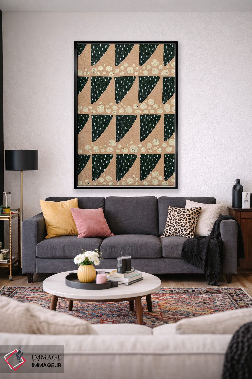 تابلو انتزاعی مثلث ها و سنگ های آیینی اثر لورا واتسون - D3B