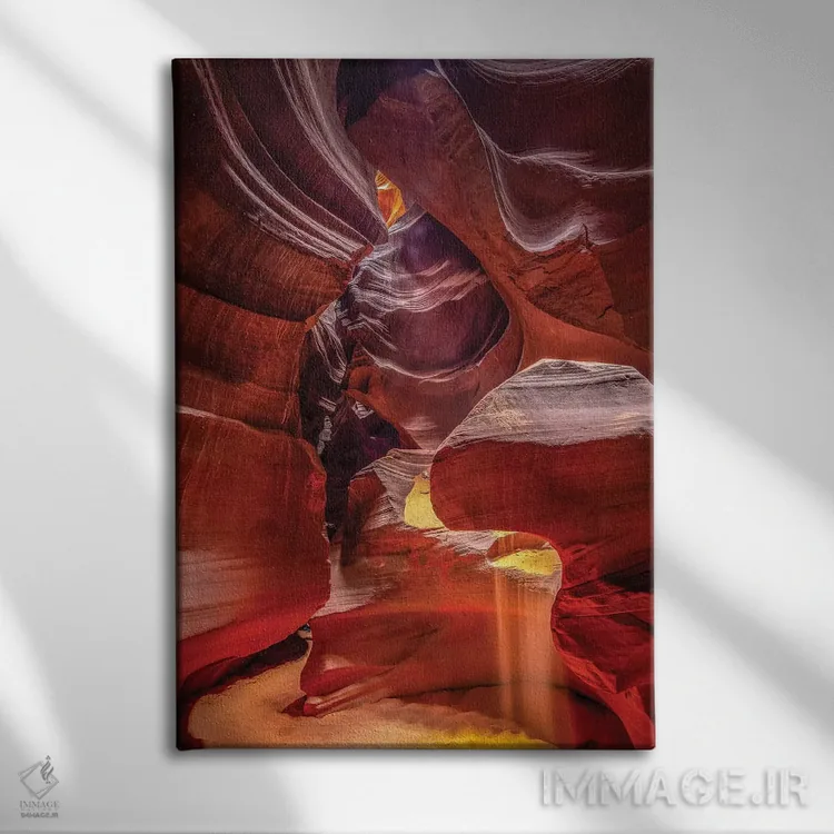 تابلو دکوراتیو شن طلایی اثر مارکو کارماسی - نمای روبهرو روی دیوار