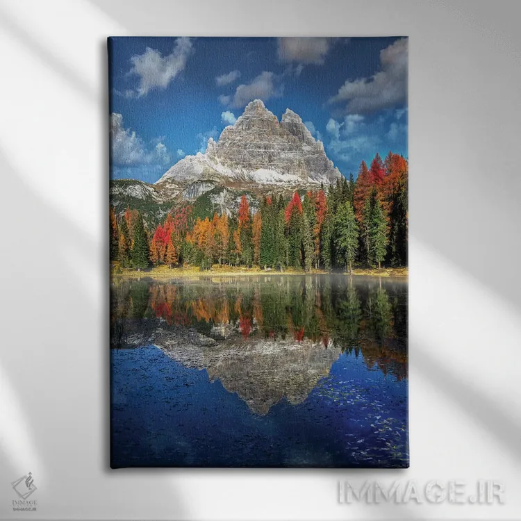 تابلو دکوراتیو تری چیمه لاواردو اثر مارکو کارماسی - نمای روبهرو روی دیوار