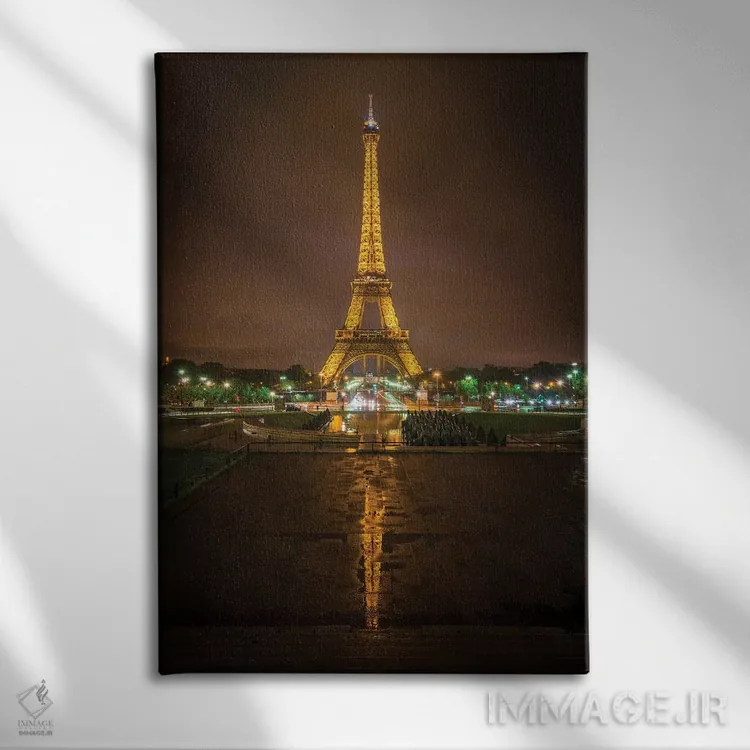 تابلو دکوراتیو انعکاس برج طلایی اثر مارکو کارماسی - نمای روبهرو روی دیوار