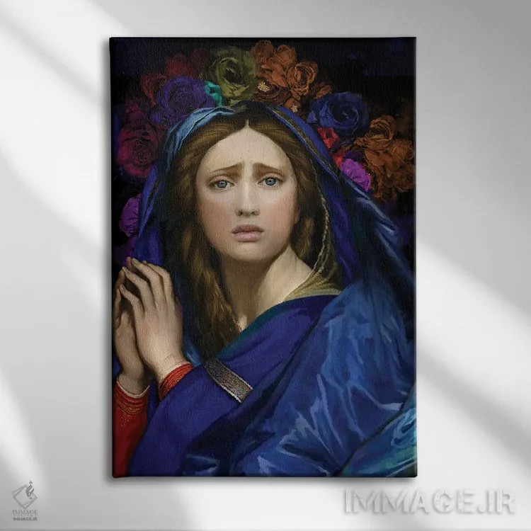 تابلو مدرن بانوی ما با گل بر سر اثر مارسیا آلک - نمای روبهرو روی دیوار