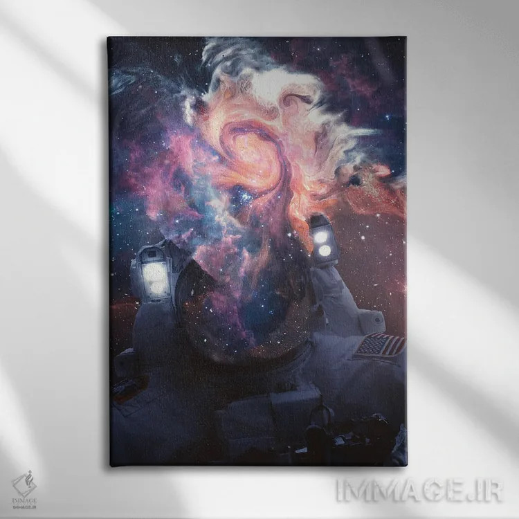 تابلو دکوراتیو کیهان نورد ۱ اثر ماریشا بکر - نمای روبهرو روی دیوار