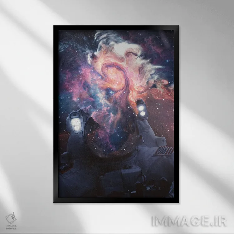 تابلو دکوراتیو کیهان نورد ۱ اثر ماریشا بکر - نمای قابدار مشکی