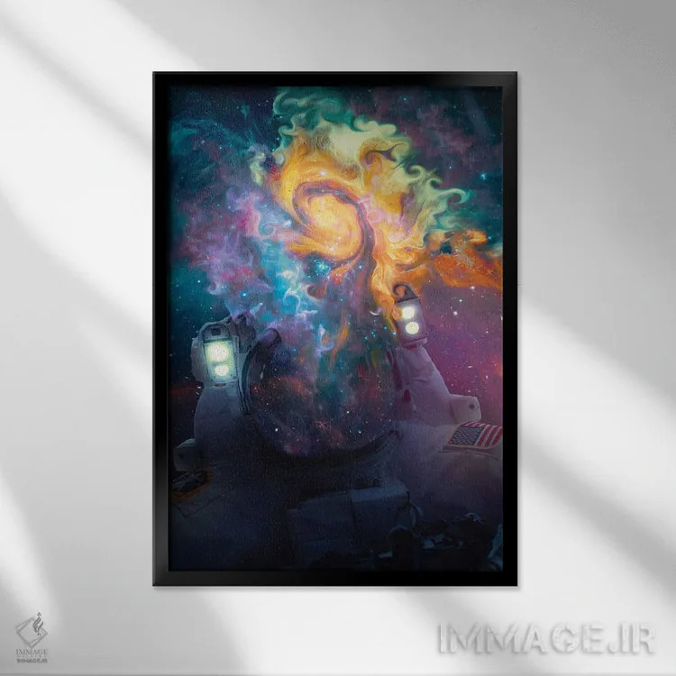 تابلو دکوراتیو کیهان نورد ۲ اثر ماریشا بکر - نمای قابدار مشکی