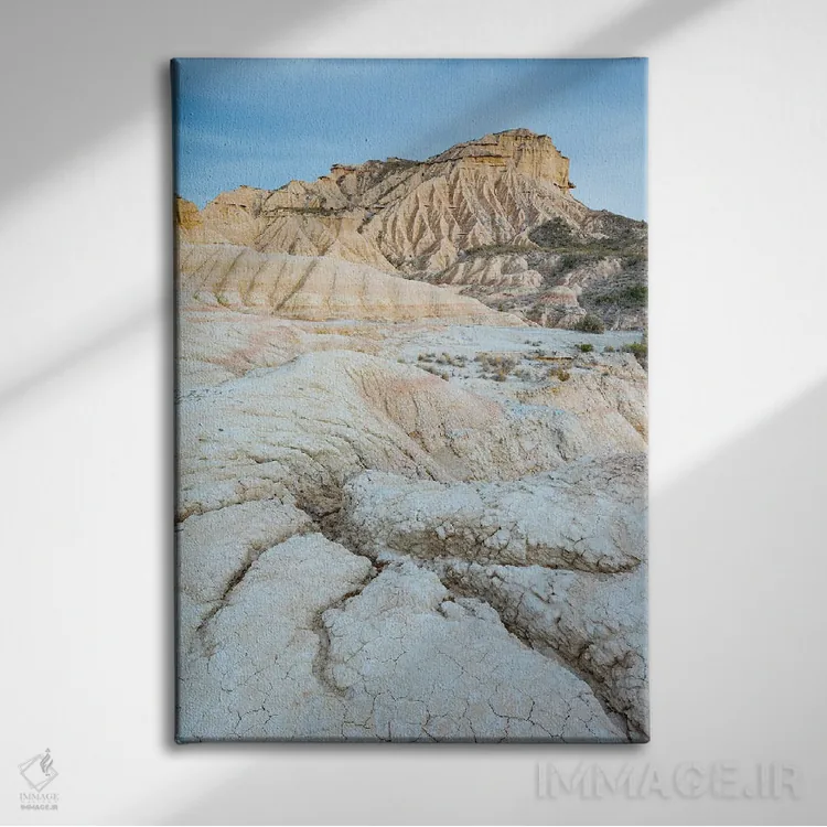 تابلو دکوراتیو ترک اثر مائورو باتیستلی - نمای روبهرو روی دیوار