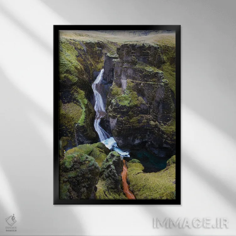 تابلو دکوراتیو ملاقات اثر مائورو باتیستلی - نمای قابدار مشکی