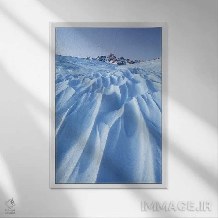 تابلو دکوراتیو حاکمیت باد اثر مائورو باتیستلی - نمای قابدار سفید