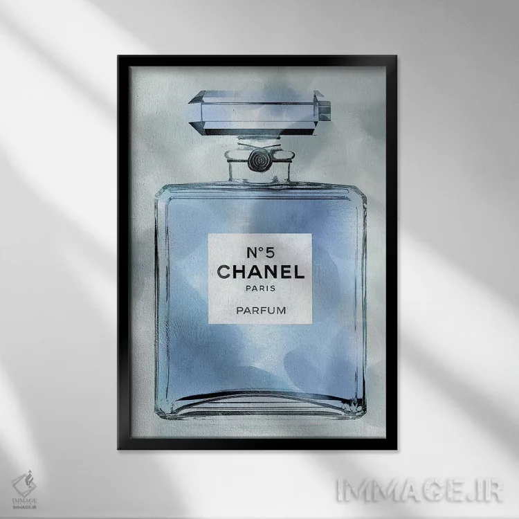 تابلو دکوراتیو بطری عطر آبی اثر مدلین بلیک - نمای قابدار مشکی