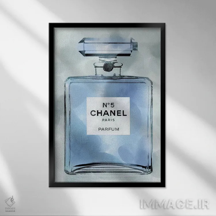تابلو دکوراتیو بطری عطر آبی اثر مدلین بلیک - نمای قابدار مشکی