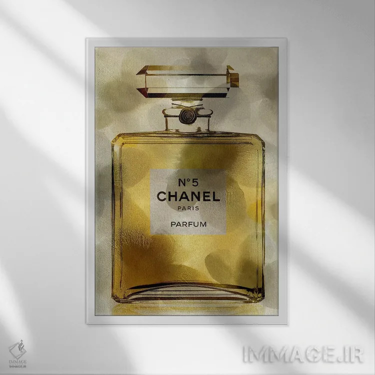 تابلو دکوراتیو بطری عطر طلایی اثر مدلین بلیک - نمای قابدار سفید