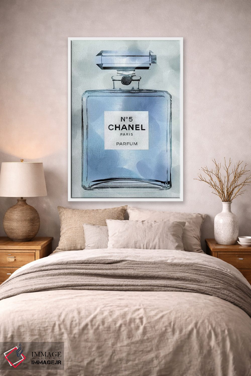 تابلو دکوراتیو بطری عطر آبی اثر مدلین بلیک - D1W