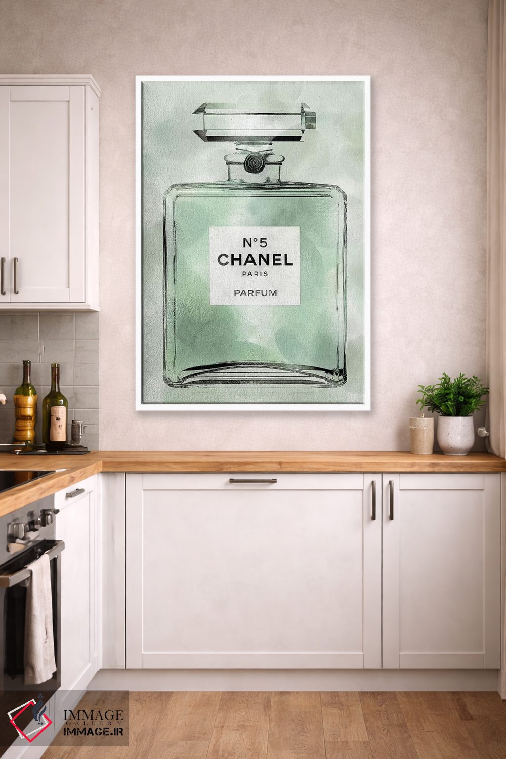 تابلو دکوراتیو بطری عطر سبز اثر مدلین بلیک - D3W