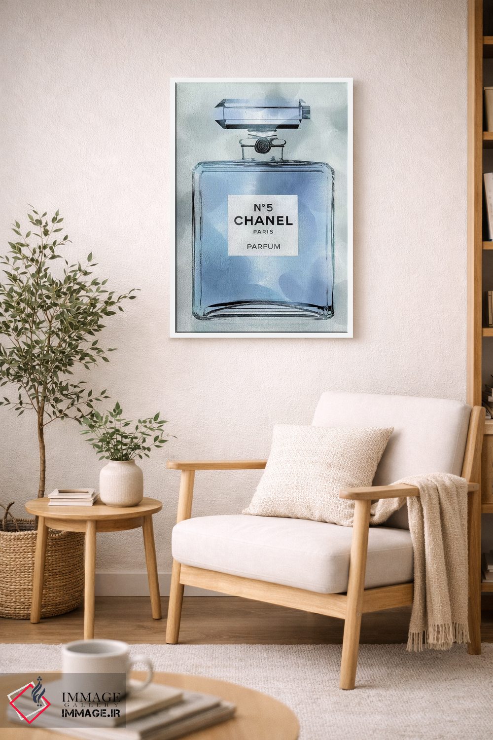 تابلو دکوراتیو بطری عطر آبی اثر مدلین بلیک - D5W