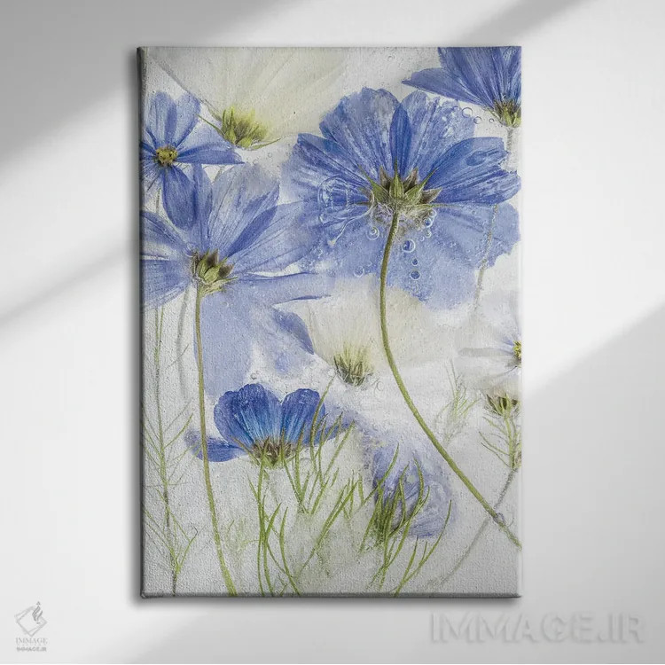 تابلو دکوراتیو کاسموس آبی اثر مندی دیشر - نمای روبهرو روی دیوار