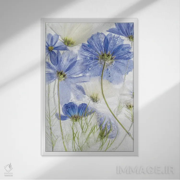 تابلو دکوراتیو کاسموس آبی اثر مندی دیشر - نمای قابدار سفید
