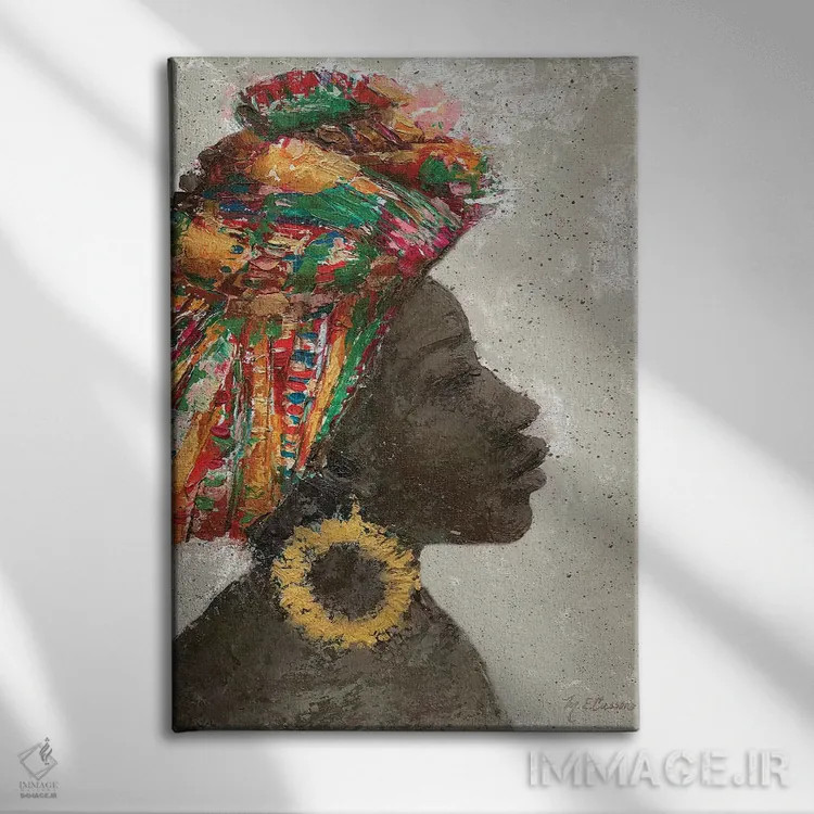 تابلو دکوراتیو پرتره زن ۱ اثر ماری الین کوسون - نمای روبهرو روی دیوار