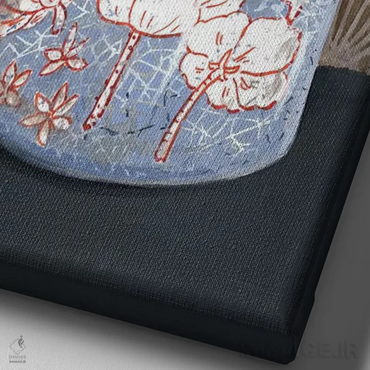 تابلو مدرن گلدان گل دار آبی کم رنگ اثر میری اشت - نمای نزدیک بافت بوم