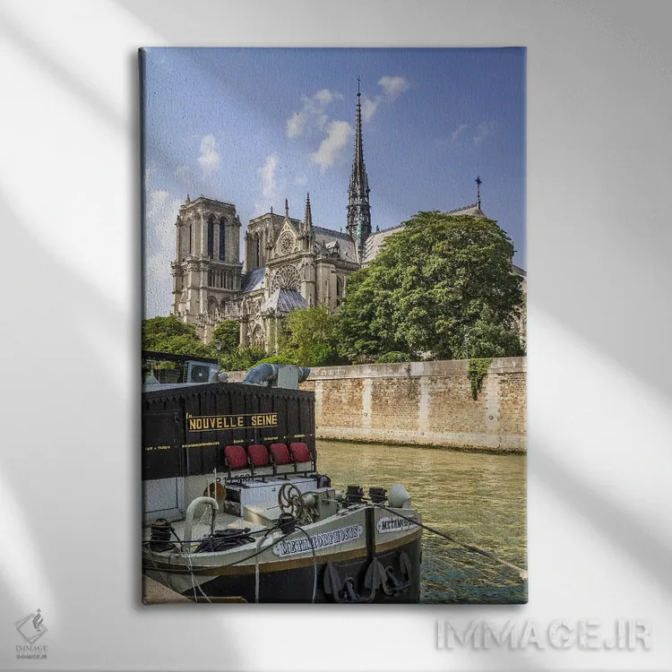 تابلو دکوراتیو کلیسای جامع نوتردام پاریس و رود سن اثر ملانی ویولا - نمای روبهرو روی دیوار