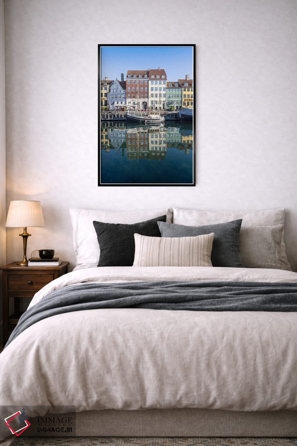 تابلو دکوراتیو آب زلال کپنهاگ در نیهاون اثر ملانی ویولا - D6B