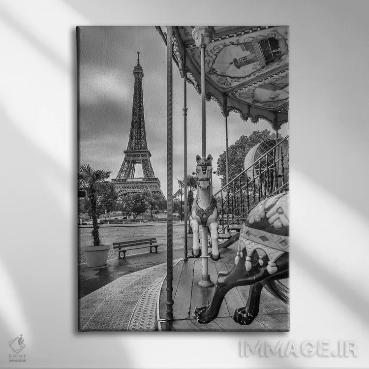 تابلو دکوراتیو پاریس معمولی اثر ملانی ویولا - نمای روبهرو روی دیوار