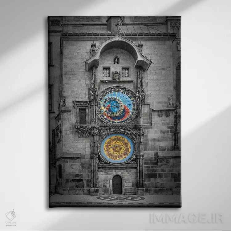تابلو دکوراتیو ساعت اورلوی پراگ اثر ملانی ویولا - نمای روبهرو روی دیوار
