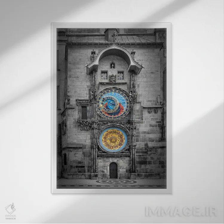 تابلو دکوراتیو ساعت اورلوی پراگ اثر ملانی ویولا - نمای قابدار سفید