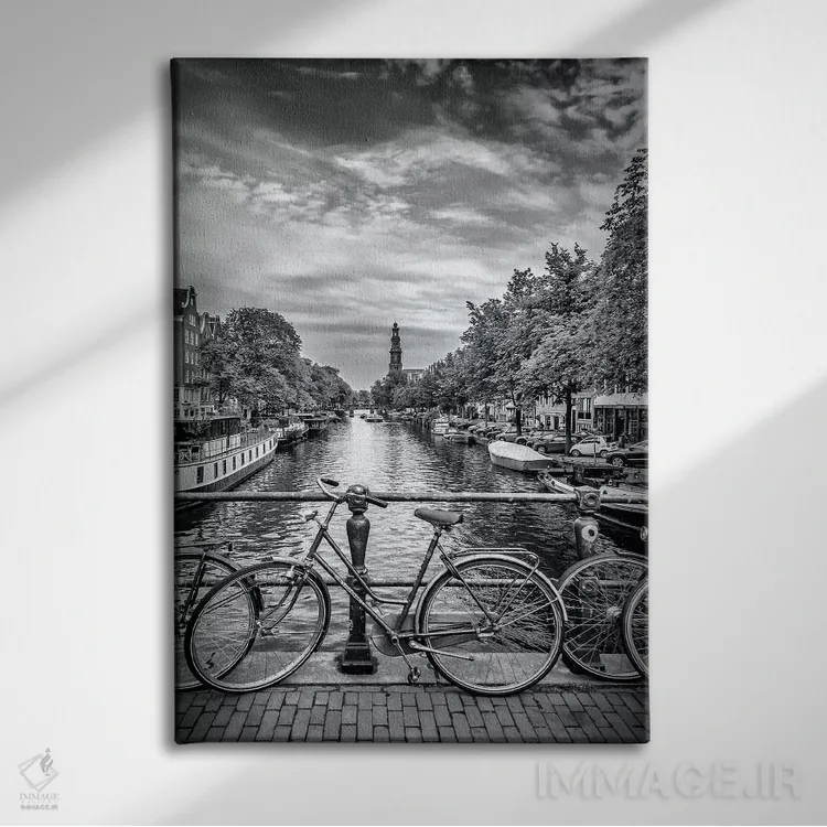 تابلو دکوراتیو آمستردام معمولی اثر ملانی ویولا - نمای روبهرو روی دیوار